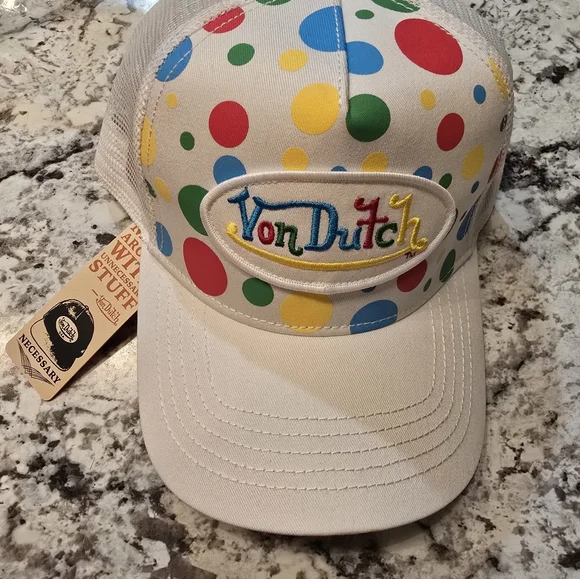 NWT Von Dutch twister trucker hat